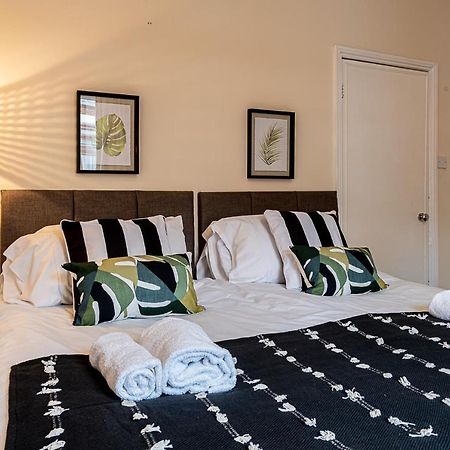 2 Bed, Up To 6 Guests Near Chester City Centre Exterior foto