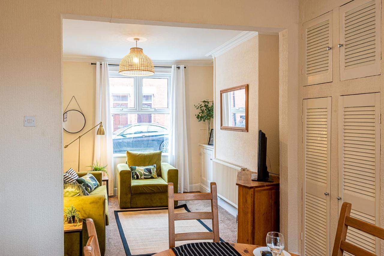 2 Bed, Up To 6 Guests Near Chester City Centre Exterior foto
