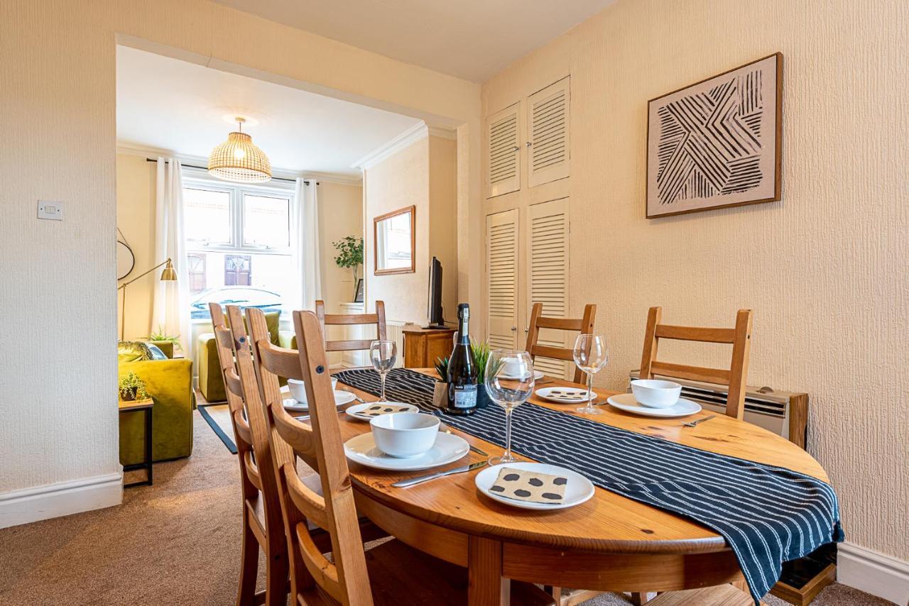 2 Bed, Up To 6 Guests Near Chester City Centre Exterior foto