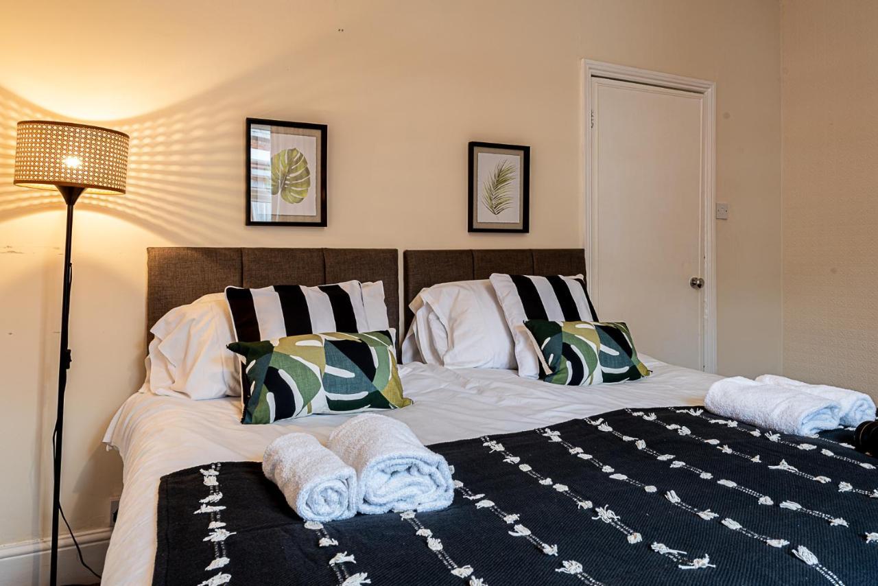 2 Bed, Up To 6 Guests Near Chester City Centre Exterior foto